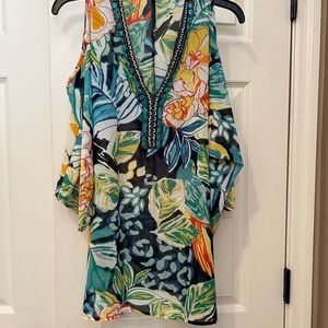 Cold shoulder tunic with beads size Medium